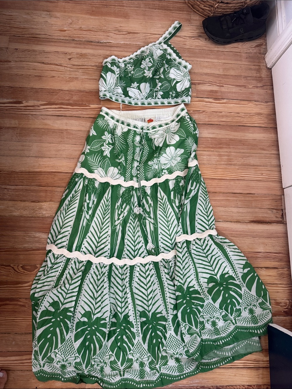 Farm Rio Macaw Elegance Maxi Skirt and shirt set - Picture 2 of 6